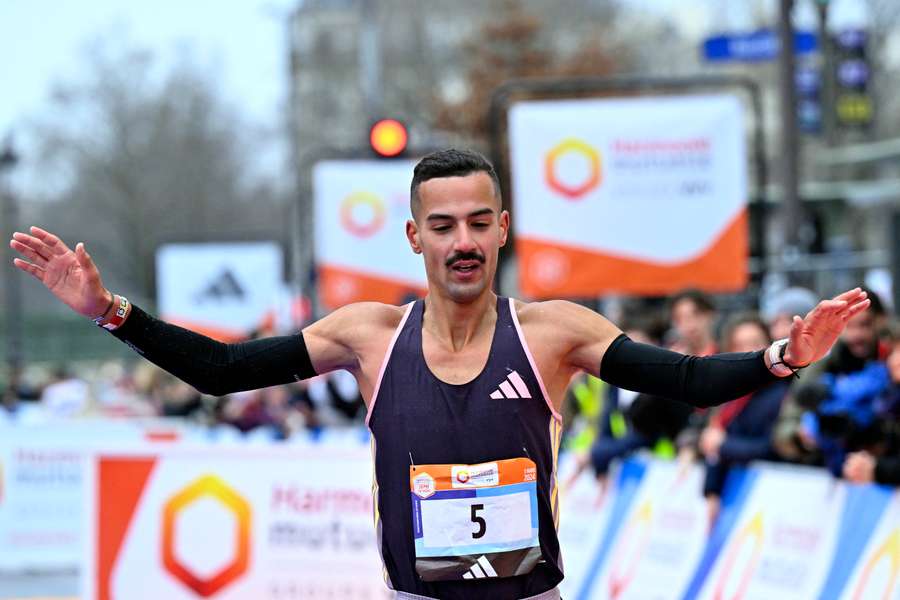 De retour de suspension, Mehdi Frère remporte le 10 km de Paris De retour de suspension, Mehdi Frère remporte le 10 km de Paris