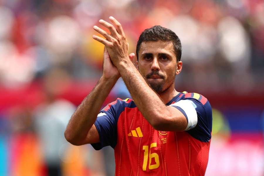 Rodri celebra el pase de España a octavos Rodri celebra el pase de España a octavos