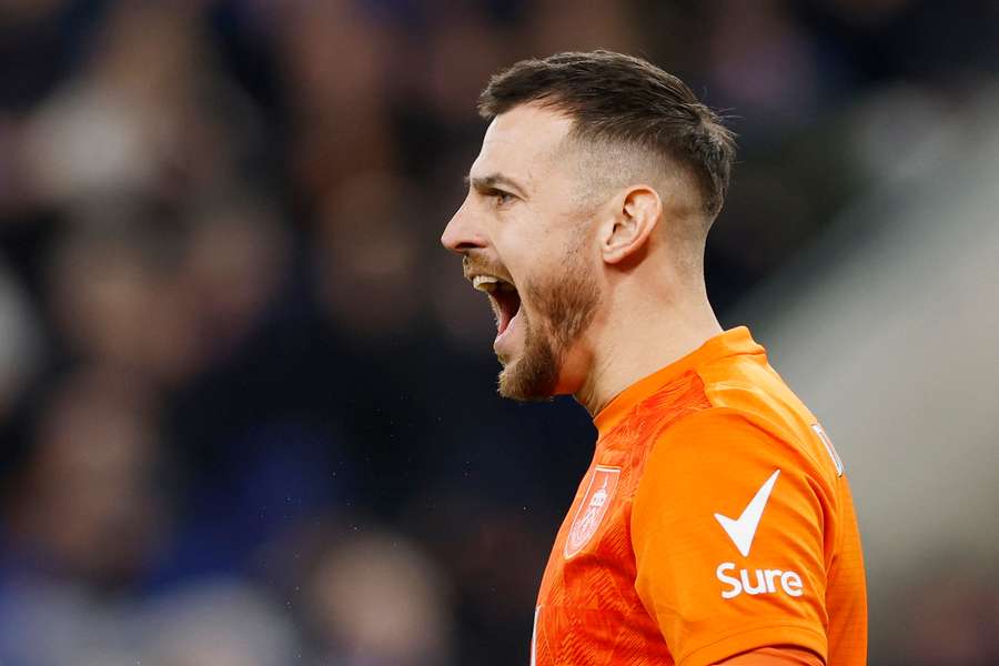 Dúbravka je jednotkou Burnley.