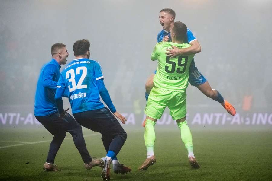 Mladá Boleslav se v MOL Cupu postarala o senzaci, vyřadila Spartu. Mladá Boleslav se v MOL Cupu postarala o senzaci, vyřadila Spartu.