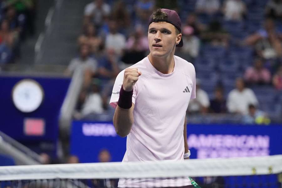 Jakub Menšík v prvním kole US Open nezaváhal. Jakub Menšík v prvním kole US Open nezaváhal.