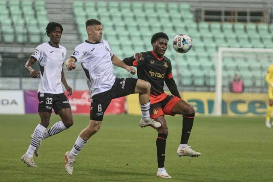 Rezerva Slavie sahala v Karviné po výhře, nakonec si odvezla bod za remízu.