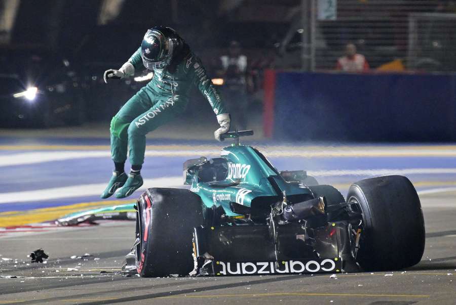 Lance Stroll sprong in Singapore uit zijn auto tijdens de kwalificaties