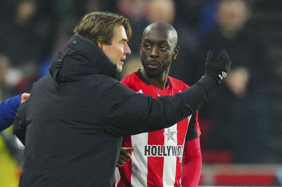 Brentford boss Frank (L) alongside Wissa