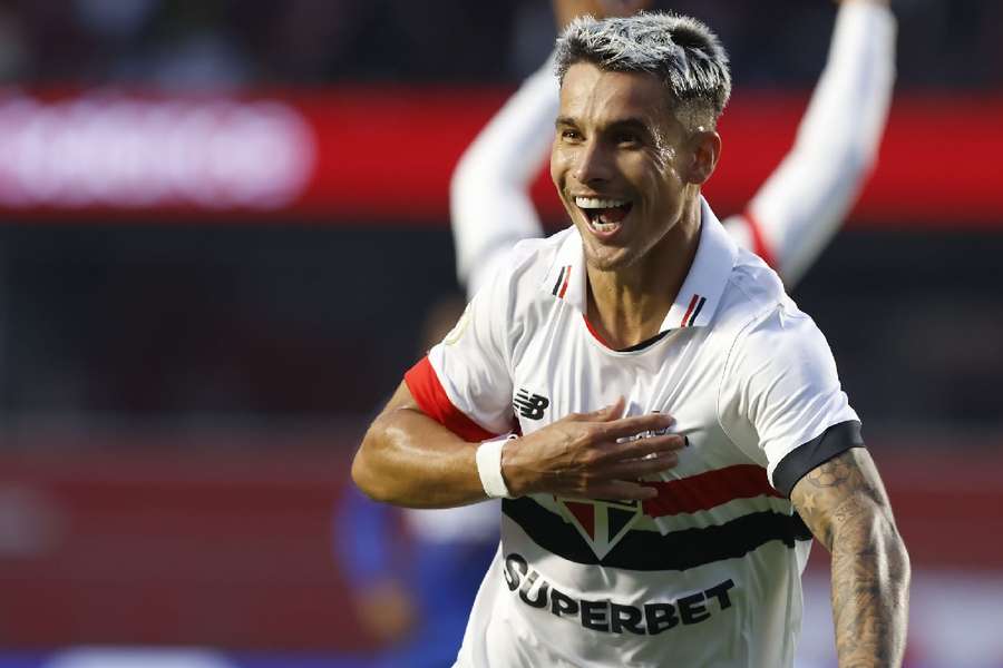 Ferreira fez um dos gols do São Paulo na vitória sobre o Bahia