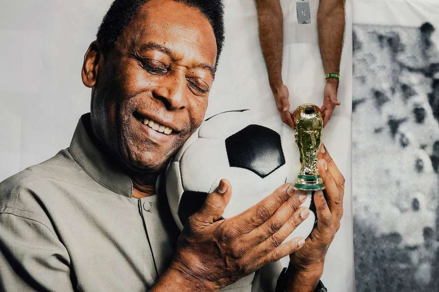 Brazil great Pele not under palliative care, daughter says