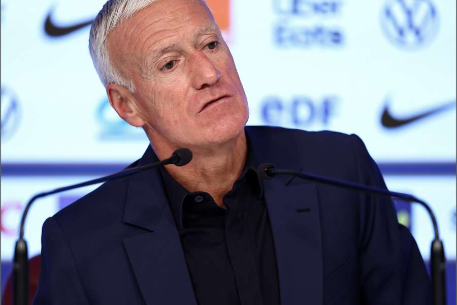 Didier Deschamps stellt sich vor Muani