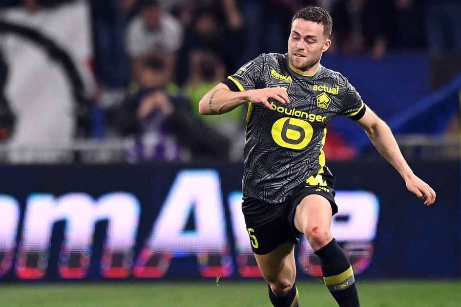 Leeds set to win race for Lille fullback Gudmundsson