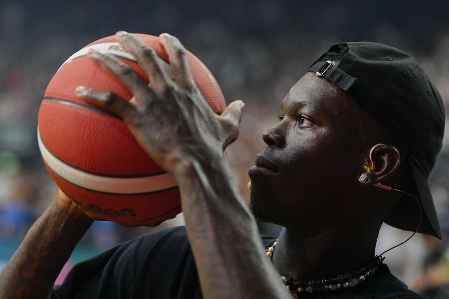 Dennis Schröder und seine Kollegen sind sich mit dem DBB über die EM-Prämien einig geworden.