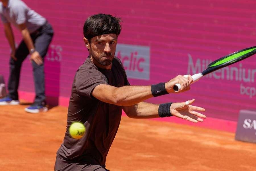 Gastão Elias eliminou suíço Riedi
