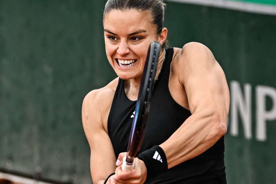 A grega (foto) partiu para cima da rival