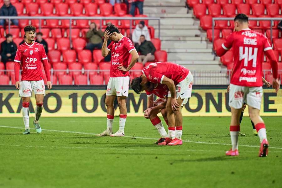 Když léčba Slavií nepomáhá. Živanice i Pardubice se stále topí u dna