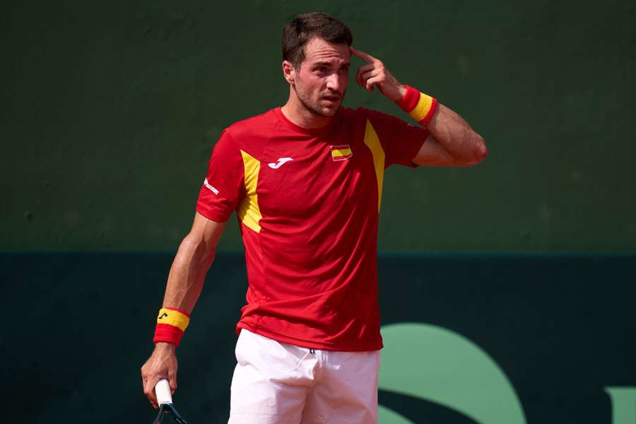 España sigue adelante en la Copa Davis