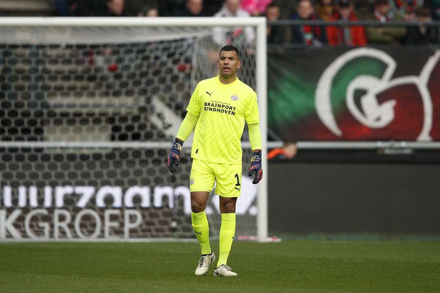 Walter Benítez moet het eerste Champions League-duel van PSV laten schieten