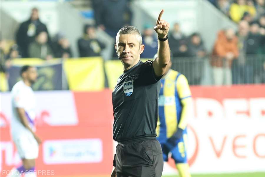 Radu Petrescu în timpul meciului dintre Petrolul și FC Argeș