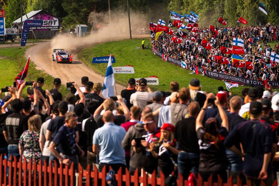 Thierry Neuville lidera o Rali da Croácia