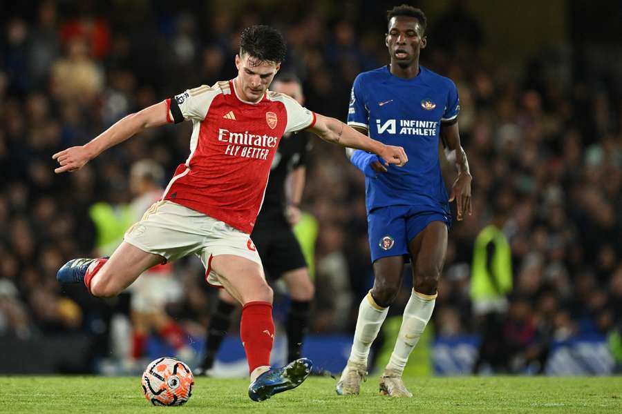 Declan Rice crosses the ball during the English Premier League football match between Chelsea and Arsenal