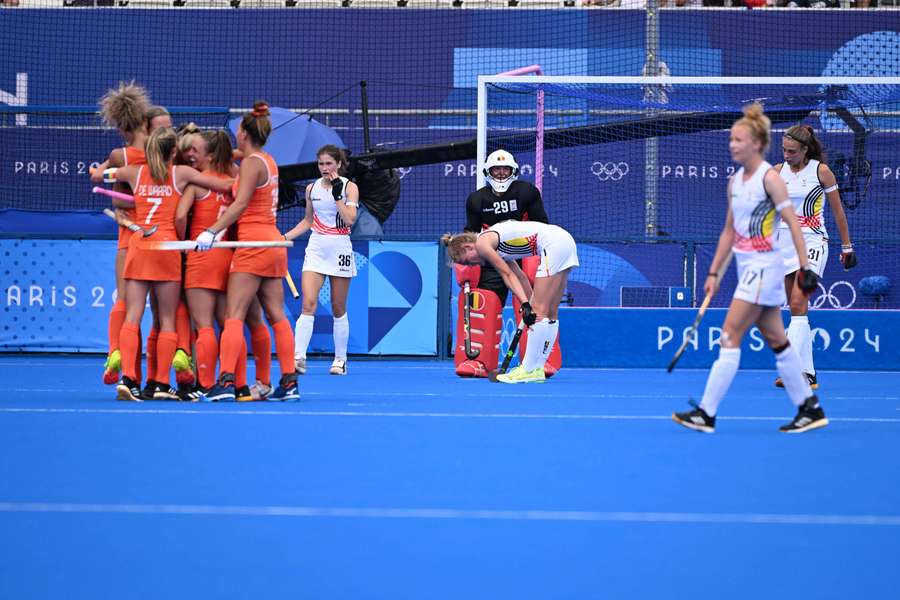 De Nederlandse hockeyvrouwen konden driemaal juichen en leden nog geen puntenverlies