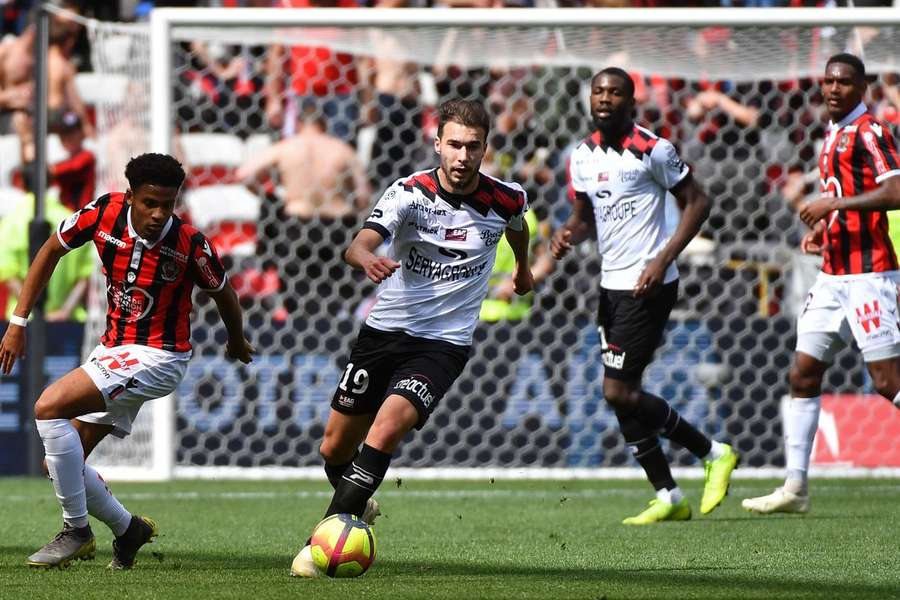 Mehdi Merghem a caminho de Faro