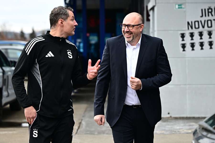 Trenér Sparty Brian Priske s nadřízeným Františkem Čuprem.