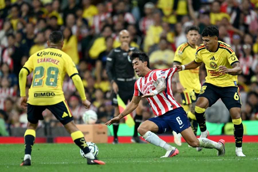 América y Chivas empatan