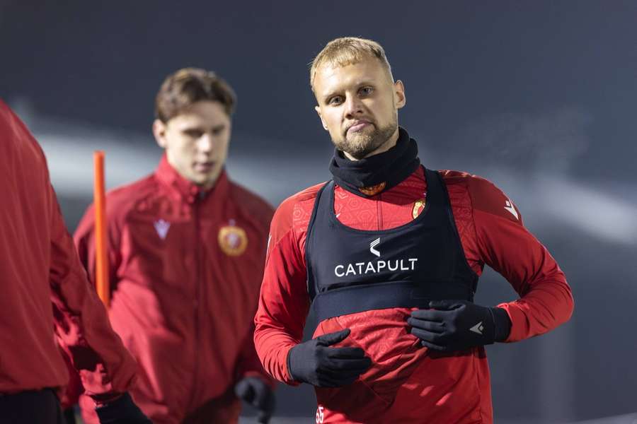 Dramat Szymona Czyża, młody pomocnik kolejny raz zerwał więzadła. Szybka reakcja Widzewa