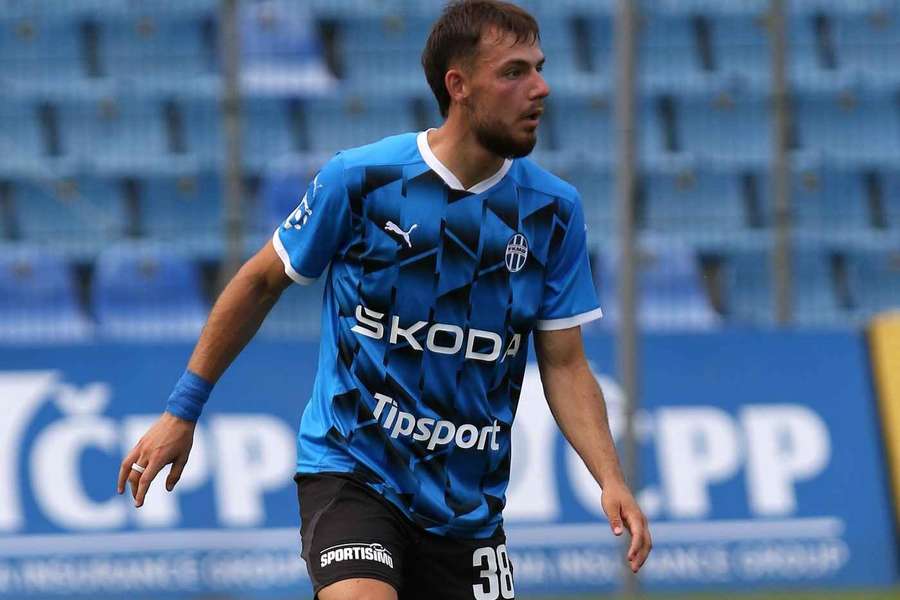 Definitivní konec ve Slavii se blíží. Defenzivní univerzál Prebsl podepíše smlouvu s Karvinou