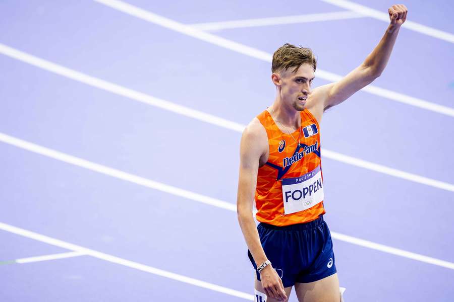 Mike Foppen na afloop van de finale van de 5000 meter op de Olympische Spelen in Parijs