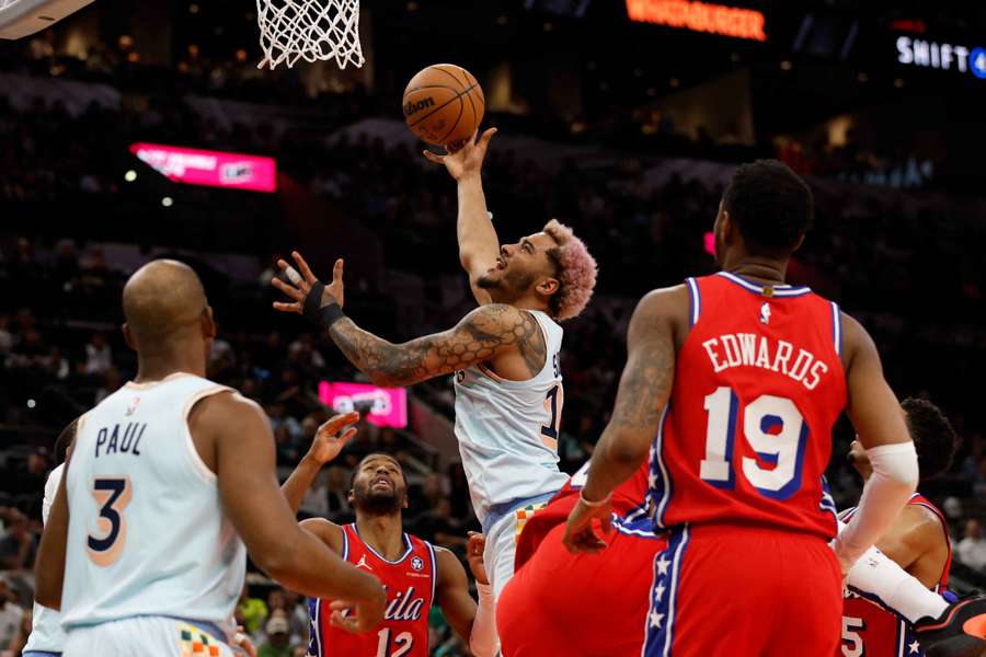 Solidny mecz Sochana. Spurs wysoko pokonali Raptors Solidny mecz Sochana. Spurs wysoko pokonali Raptors
