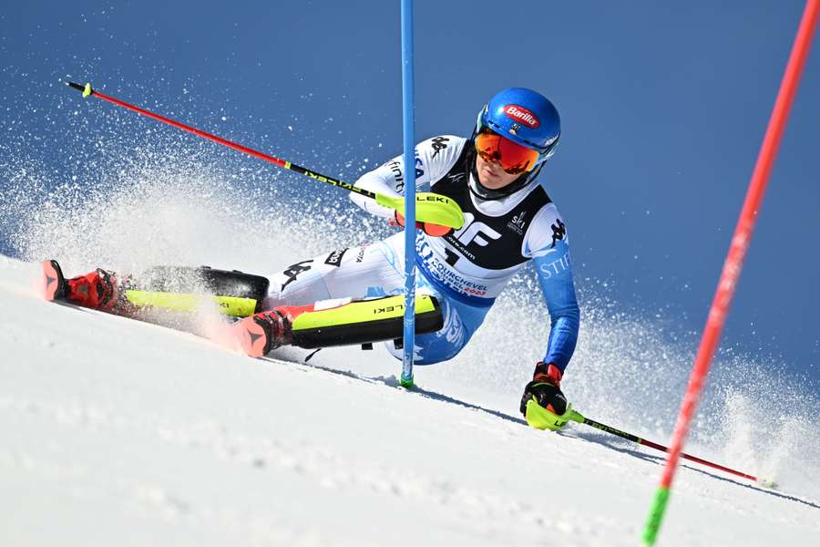 Shiffrin races down the slopes in Meribel