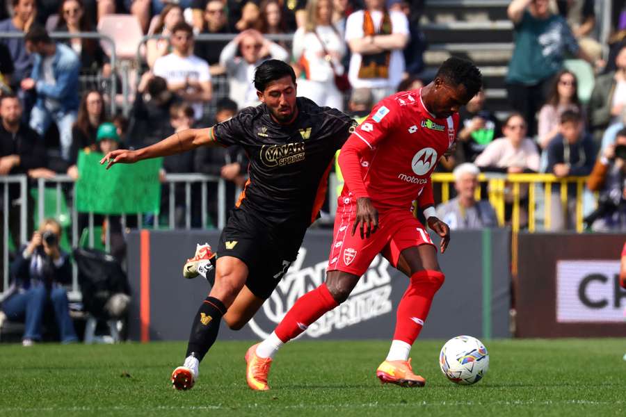 Ellertsson, autore dell'assist decisivo, sfida Keita Balde