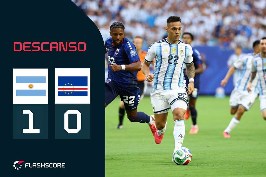 Lautaro Martínez, ante Steven Moreira