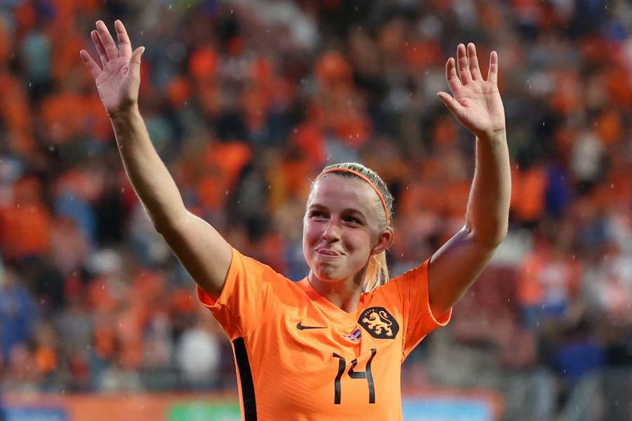 Netherlands international Groenen joins PSG from Manchester United
