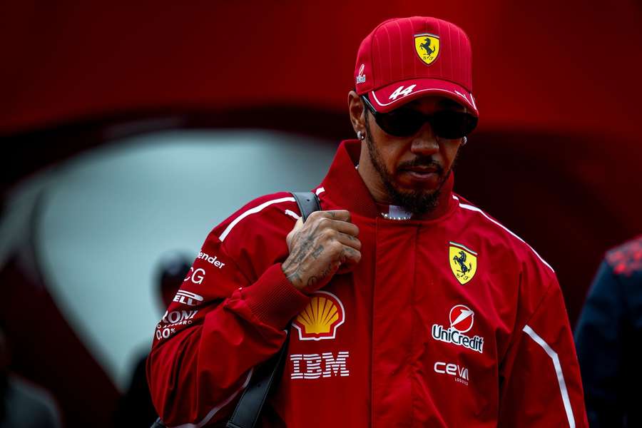 Hamilton desistiu do teste de pneus da Ferrari para estar com o seu cão