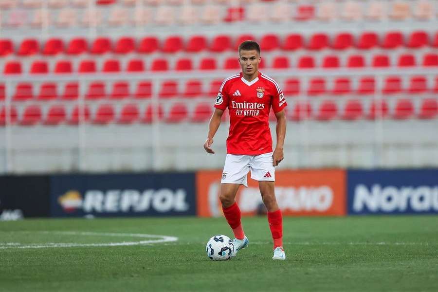 Tomás Cruz ao serviço dos sub-23 do Benfica