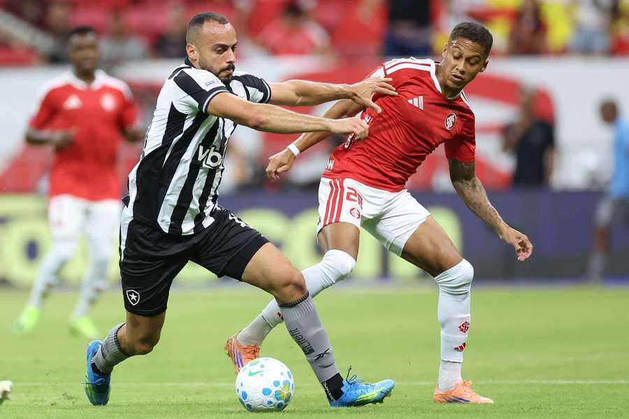 No turno, os dois ficaram no empate no Engenhão No turno, os dois ficaram no empate no Engenhão