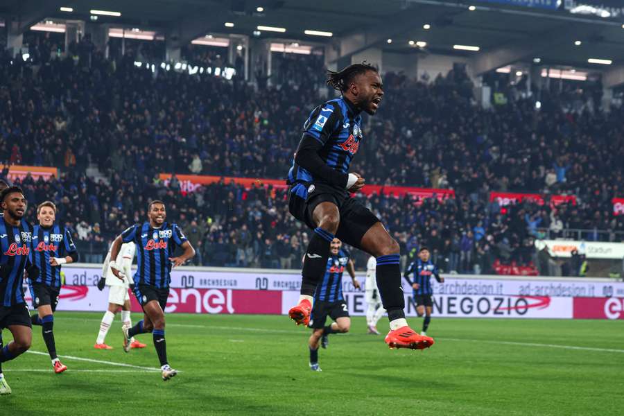 Lookman marca en los últimos minutos y el Atalanta se lleva los tres puntos ante el Milan