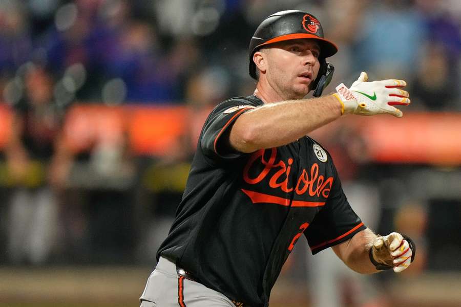 Pete Alonso reacts after hitting 300th home run Pete Alonso reacts after hitting 300th home run