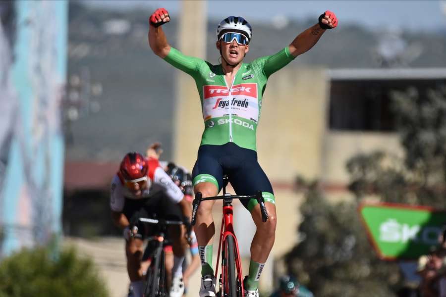 Pedersen zvládl dojezd 13. etapy nejlépe ze všech a mohl slavit zasloužený triumf.