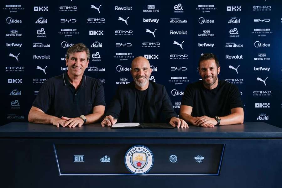Enzo Maresca com Hugo Viana na apresentação oficial
