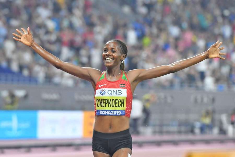 Chepkoech, atual vice-campeã mundial nos 3.000 metros obstáculos, reduziu o recorde mundial anterior