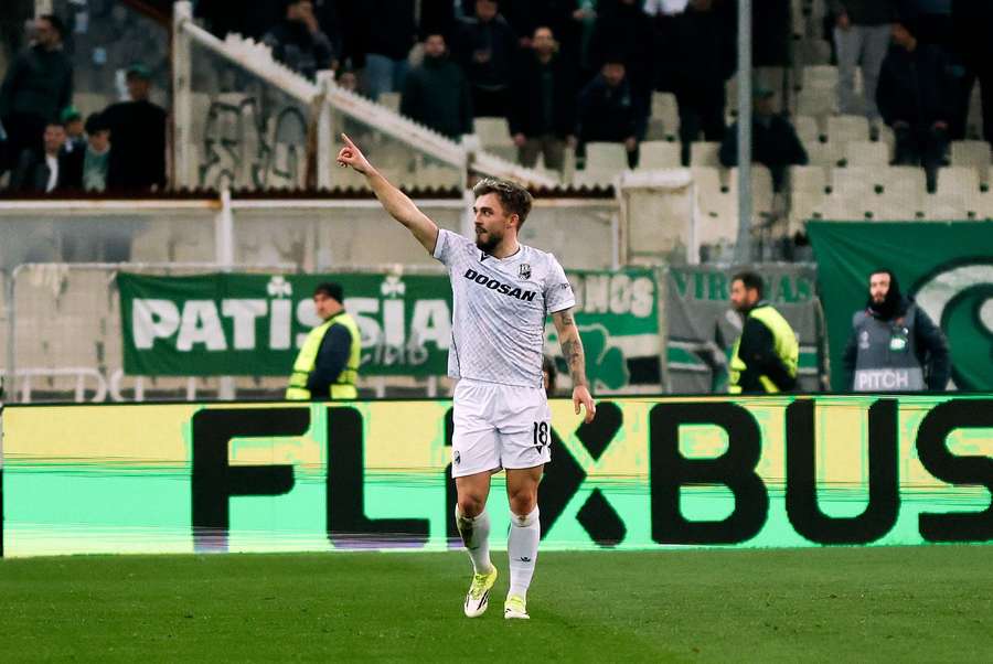 Ladra a jeho oslava gólu na 2:2.