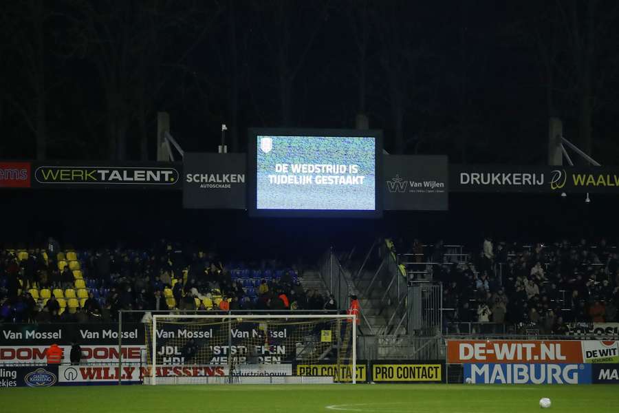 RKC - Heracles werd tijdelijk gestaakt