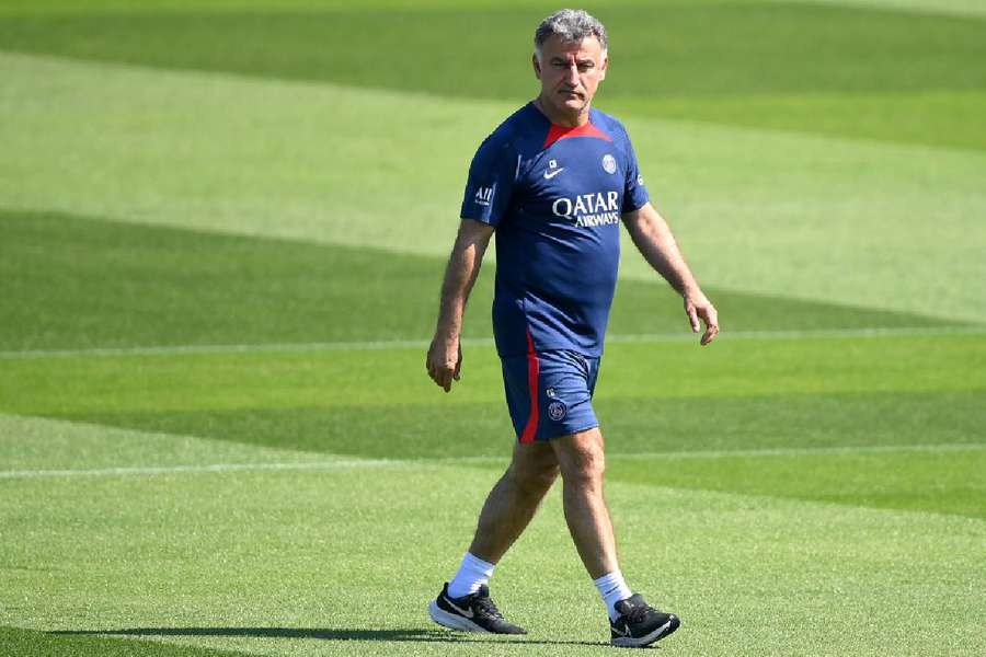 Christophe Galtier já sabe que não ficará no PSG, diz fonte próxima às negociações