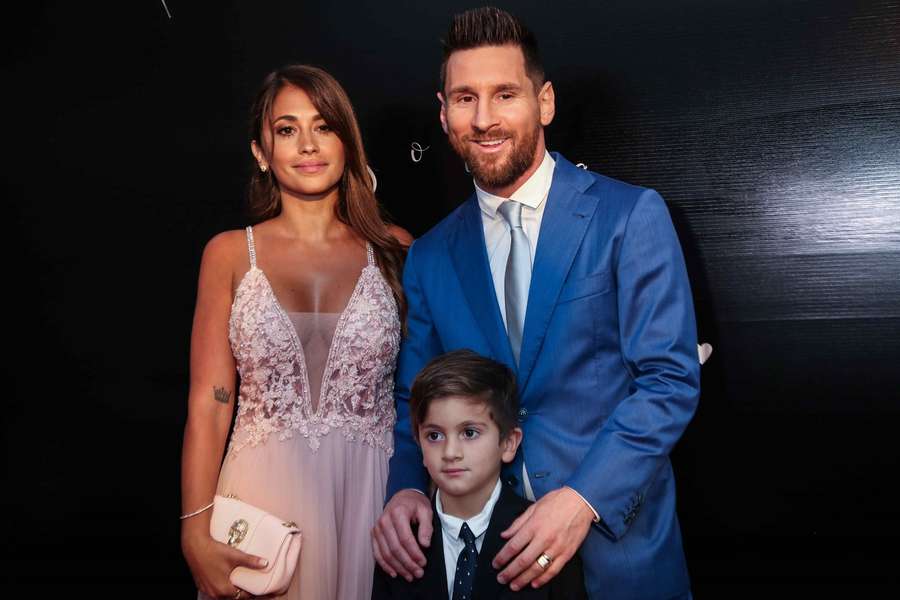 Lionel Messi, alături de soția sa, Antonela Roccuzzo, și Thiago, unul dintre cei trei fii ai cuplului