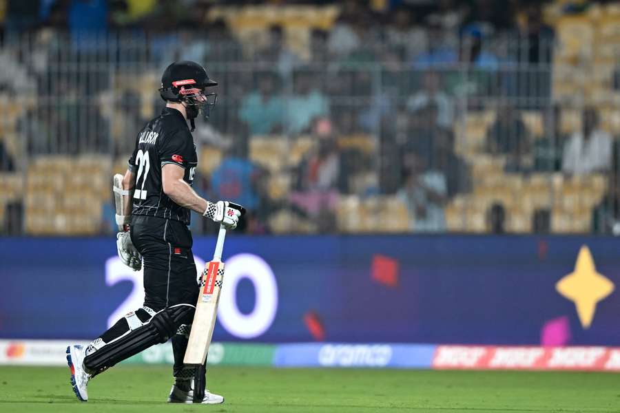 Williamson leaves the field injured
