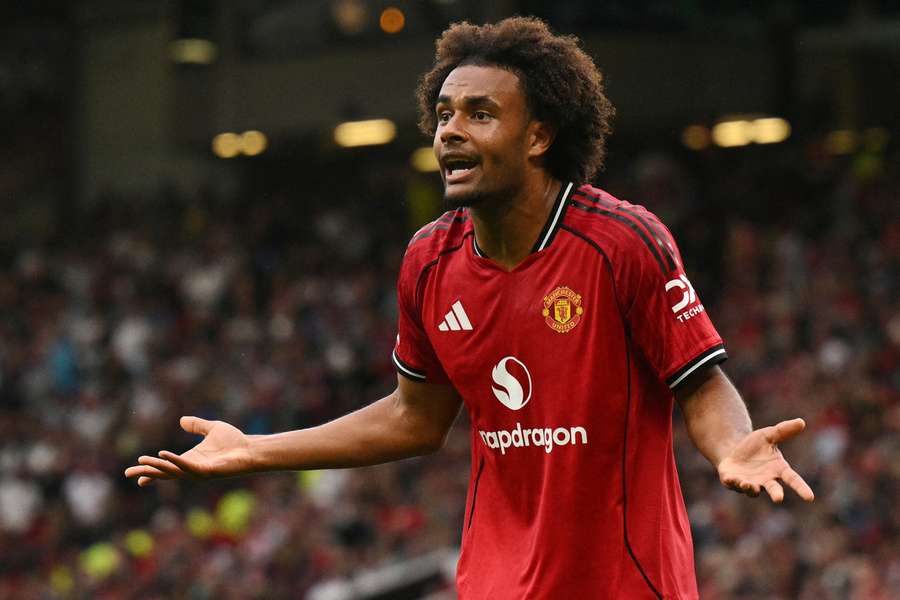 Zirkzee pode deixar o Manchester United
