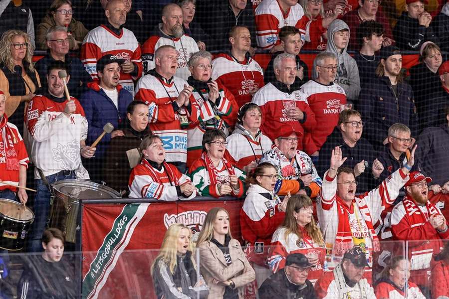 Danske ishockeyherrer kommer ned på jorden med nederlag mod Letland efter god stime