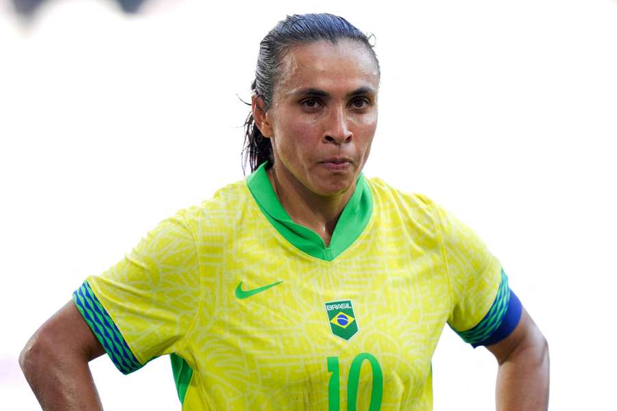 Marta foi expulsa no primeiro tempo na partida contra a Espanha