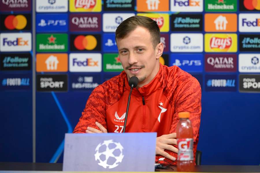 Tomáš Vlček na tiskové konferenci.